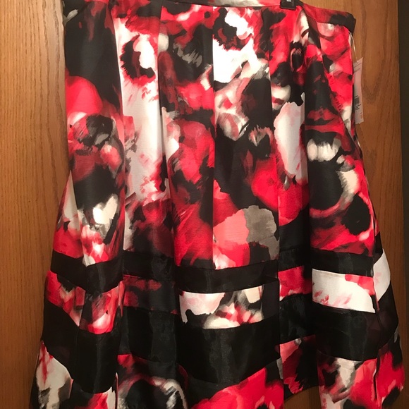 ***SOLD*****NWT Relativity size 2X skirt. Blac - Picture 5 of 8